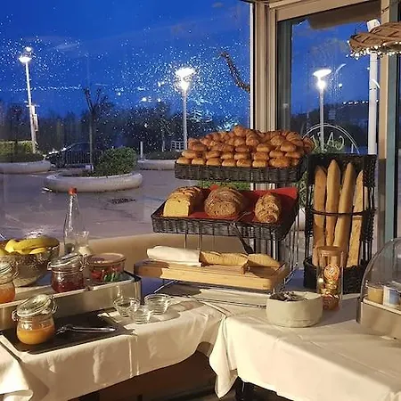 Restaurant De L'océan - Coeur De Ville, Proche Grande Et Port Vieux 3*