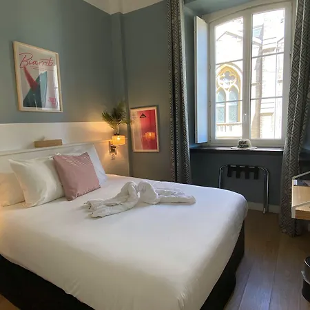 Restaurant De L'océan - Coeur De Ville, Proche Grande Et Port Vieux Hotel 3*