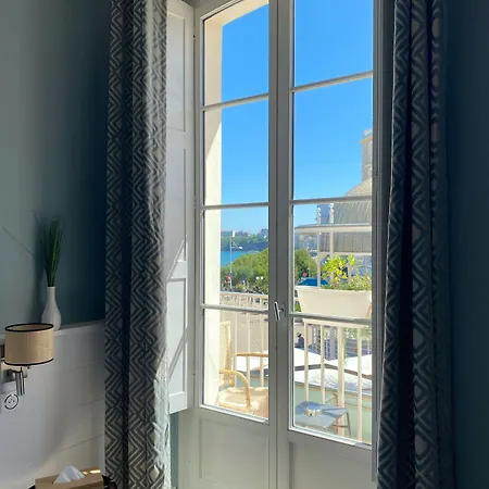 Restaurant De L'océan - Coeur De Ville, Proche Grande Et Port Vieux Hotel 3*