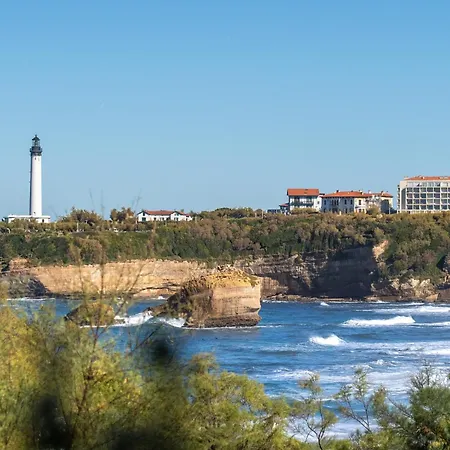 Hotel Restaurant De L'Ocean - Coeur De Ville, Proche Grande Plage Et Port Vieux 3*