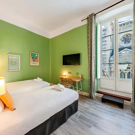 Hotel Restaurant De L'océan - Coeur De Ville, Proche Grande Et Port Vieux 3*