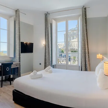 Restaurant De L'océan - Coeur De Ville, Proche Grande Et Port Vieux Hotel 3*