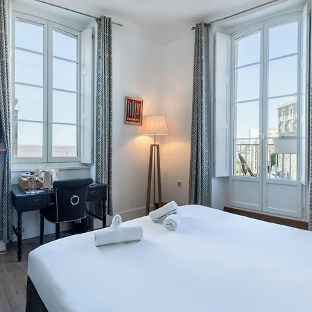 Restaurant De L'océan - Coeur De Ville, Proche Grande Et Port Vieux 3*