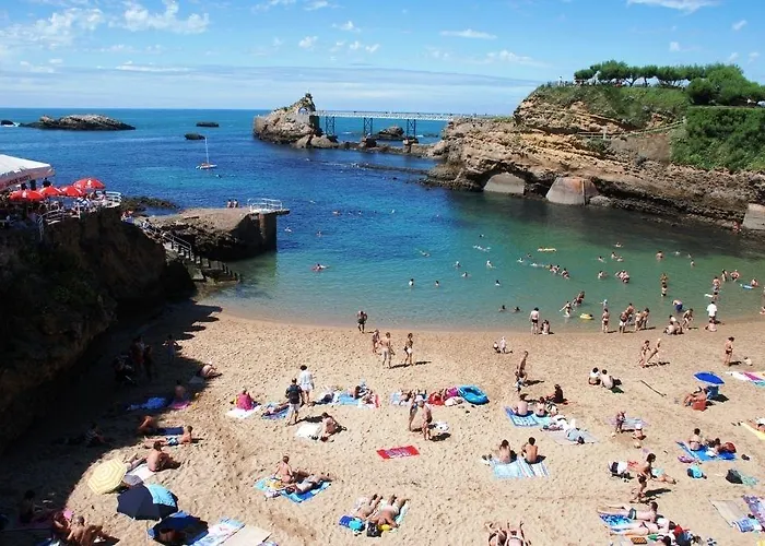 Hotel Restaurant De L'Ocean - Coeur De Ville, Proche Grande Plage Et Port Vieux Hotel 3*