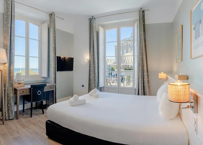 Hotel Restaurant De L'Ocean - Coeur De Ville, Proche Grande Plage Et Port Vieux Biarritz