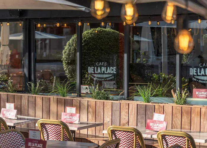 Hotel Restaurant De L'Ocean - Coeur De Ville, Proche Grande Plage Et Port Vieux Hotel 3*